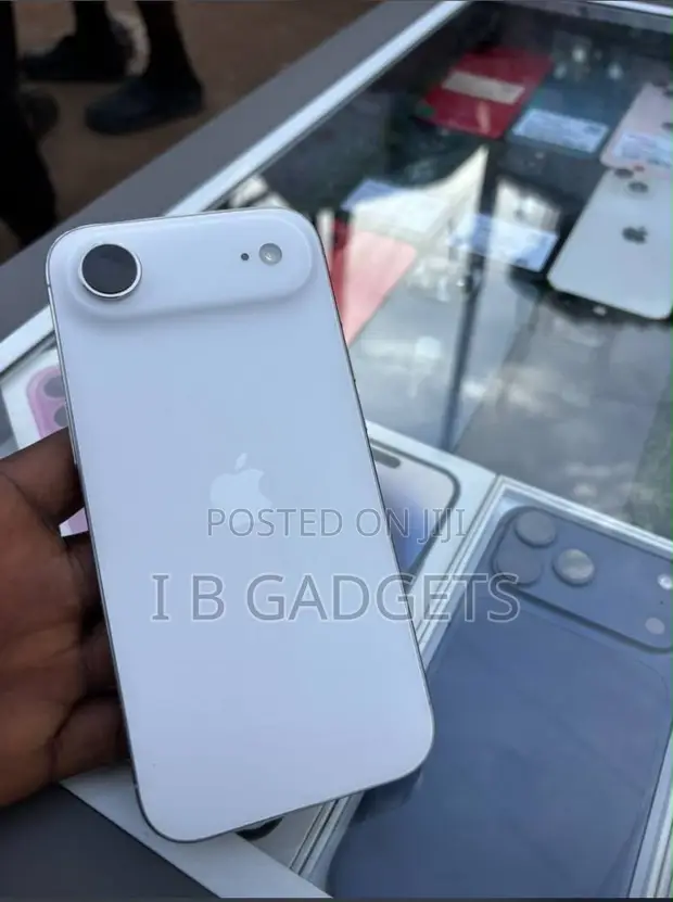 Apple iPhone 17 Air 256GB White - 1