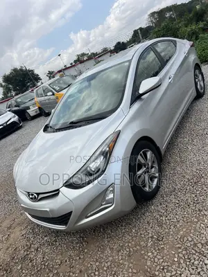 2016 Hyundai Elantra SE Sedan FWD (1.8L) - Gray