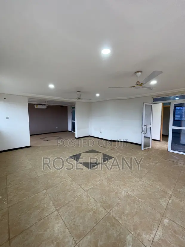 4 Bedroom House with Boys Quarters in Accra Metropolitan for Sale - 1
