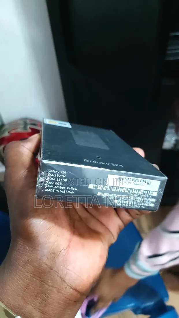 New Samsung Galaxy S24 256GB Gray - 1