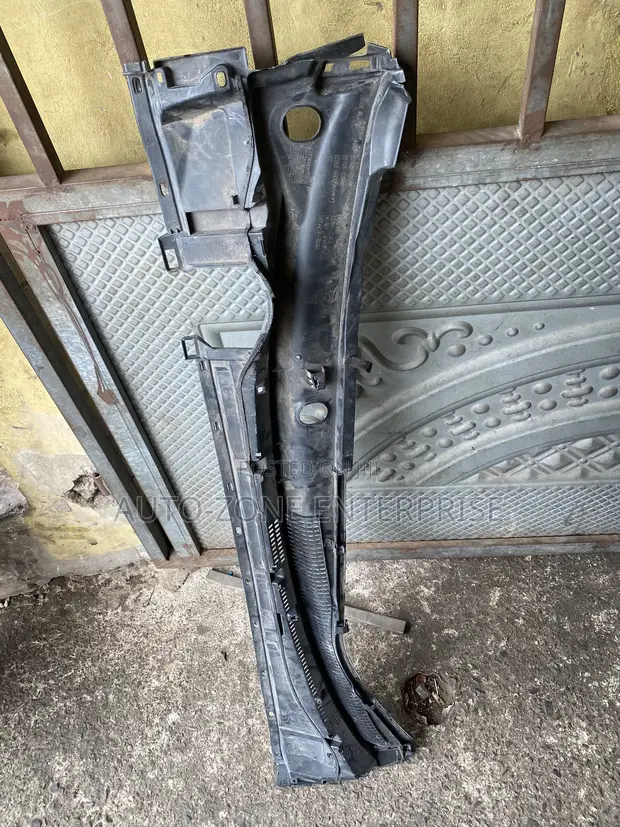 Toyota Corolla Wiper Panel (2014-2017) - 1