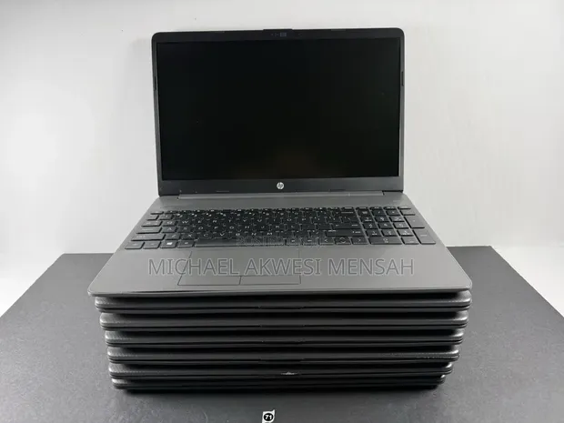 HP 15 Laptop: AMD Ryzen 3, 8GB RAM, 256GB SSD - 1