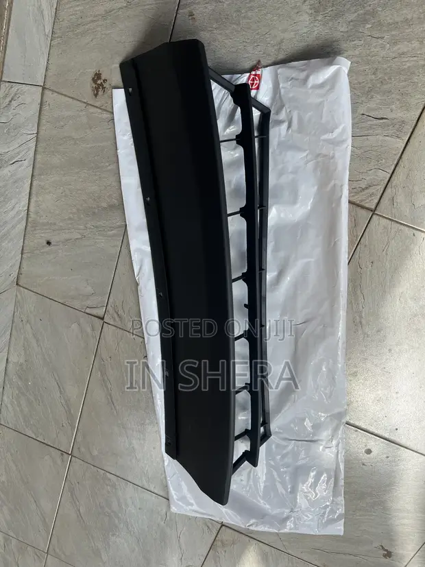 Honda Civic Front Bumper Grill Down (2016-2018) - 1