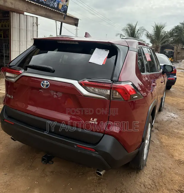 Toyota RAV4 LE AWD 2020 Red - 1