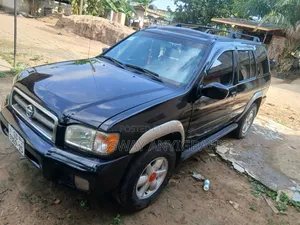 2002 Nissan Pathfinder LE RWD SUV
