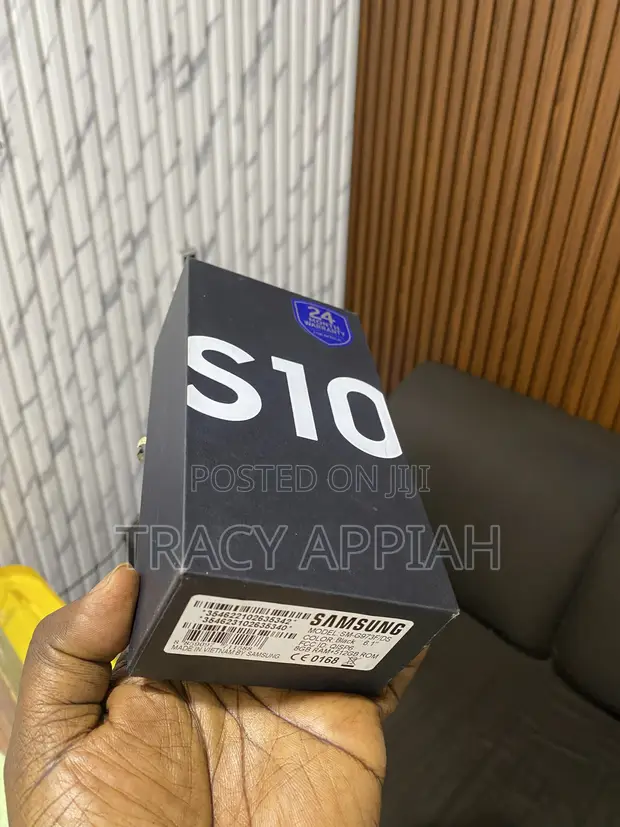 New Samsung Galaxy S10 128GB Black - 1