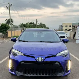 Toyota Corolla SE 2018 Blue