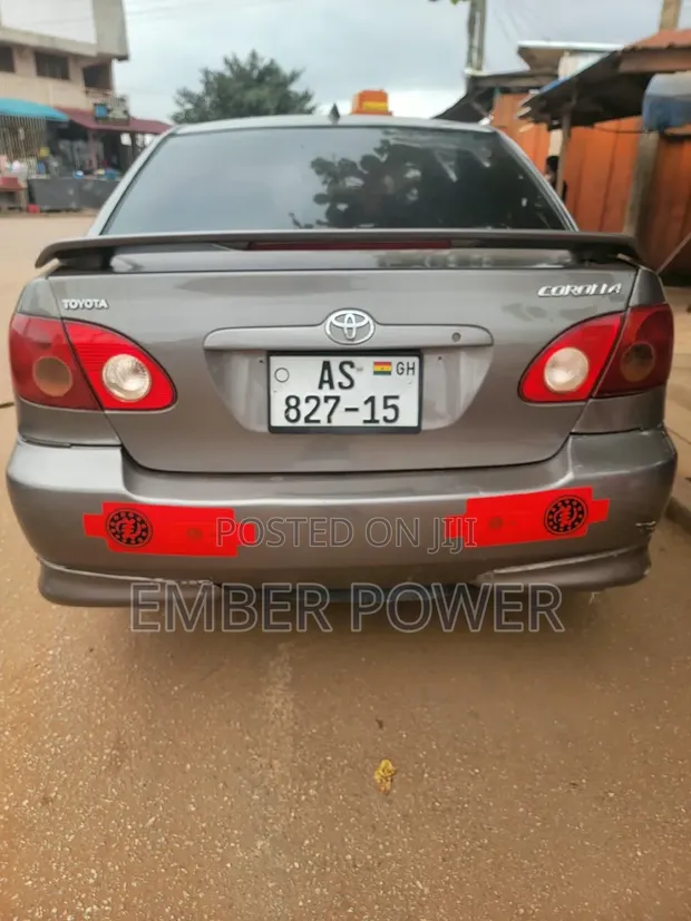 Toyota Corolla 2007 Silver - 1