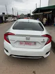 Honda Civic Touring Sedan 2019 White - 3