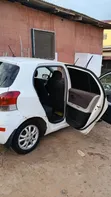 Toyota Vitz 1.0 FWD 3dr 2010 White - 4