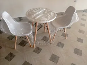 Comfortable Coffee Chairs & Table Set