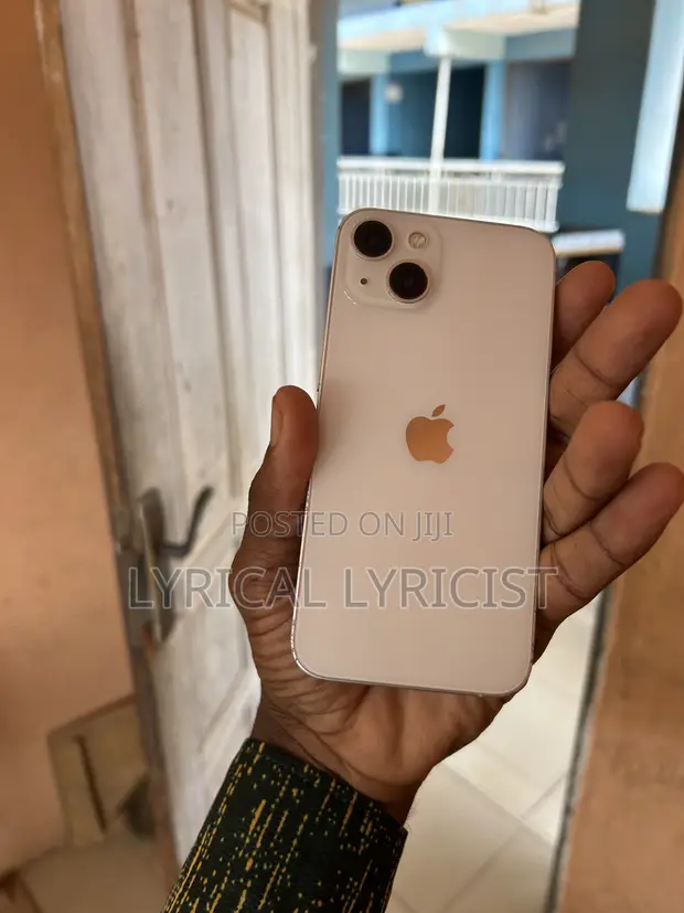 Apple iPhone 13 128GB White - 1