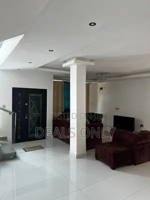 8-Bedroom Mansion for Sale in Accra Metropolitan