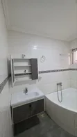 3 Bedroom House for Rent in Spintex, Sakumono - 4