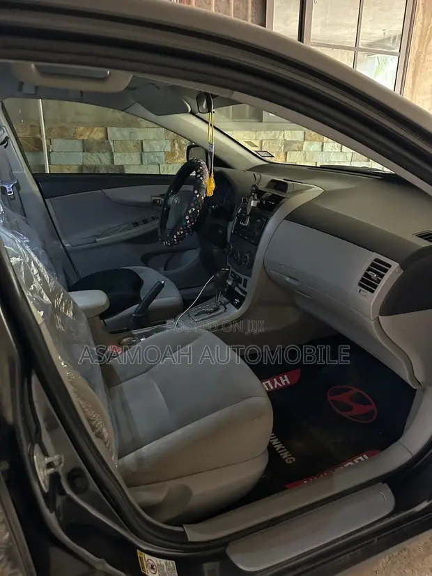 2013 Toyota Corolla LE Sedan - 1