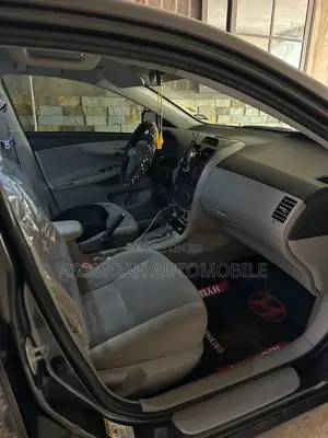 2013 Toyota Corolla LE Sedan