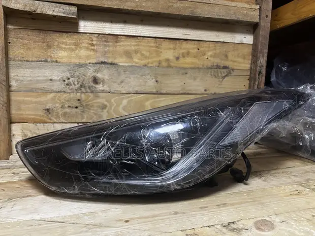 2014-2016 Hyundai Elantra Headlights Pair - 1