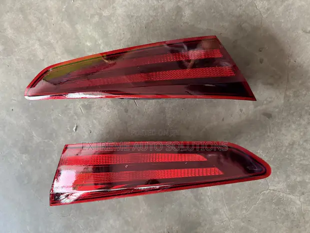 2019-2020 Hyundai Elantra Boot Light - 1