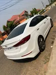 Hyundai Elantra 2017 White - 4