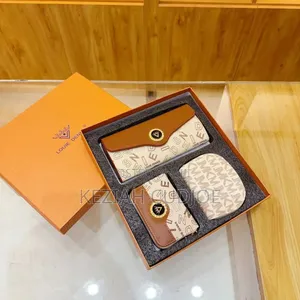 Ladies 3-in-1 Louis Vuitton Purse