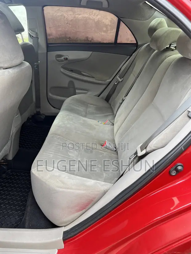 Toyota Corolla 2013 Red - 1