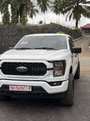 2023 Ford F-150 STX V8