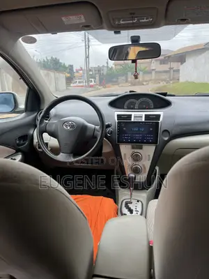 Toyota Belta 2012 Silver