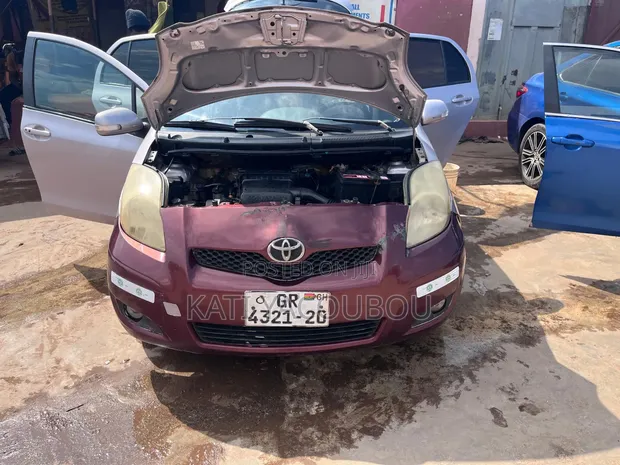 Toyota Vitz 2010 - 1