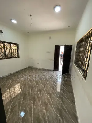 1 Bedroom Room & Parlour for Rent in Adenta Commandos