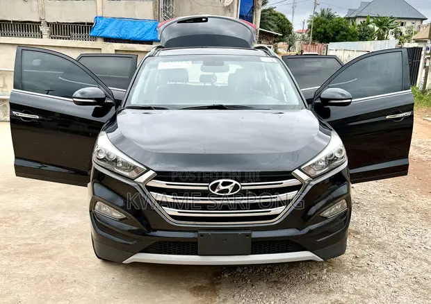2017 Hyundai Tucson Limited AWD Black - 1