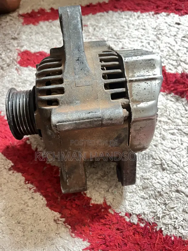 Toyota Vitz Alternator - 1