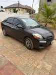 Toyota Yaris Base Sedan 2010 Black - 1