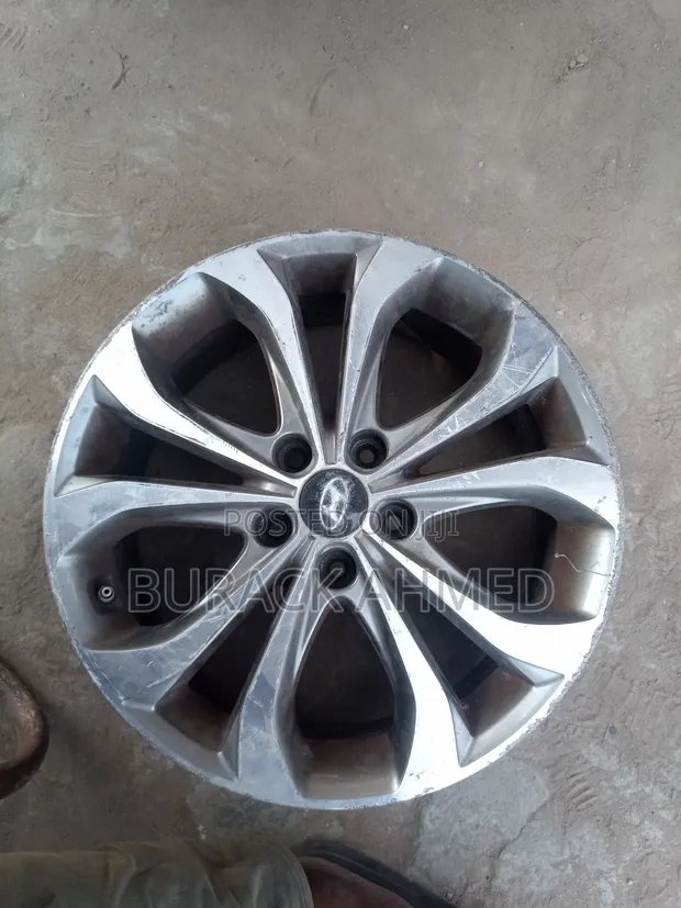 Hyundai Tucson & Santa Fe 18-inch Alloy Rims - 1