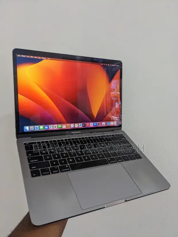 Apple MacBook Pro 2017 13-inch Core i5 16GB RAM 256GB SSD - 1