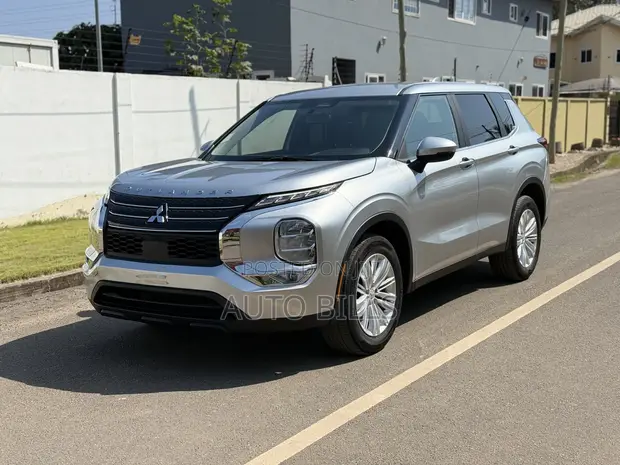 2022 Mitsubishi Outlander SEL Silver - 1