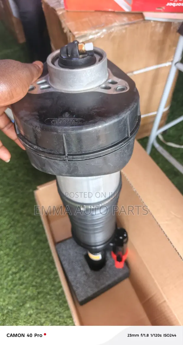 Range Rover Vogue, Sport 2022-2025 Front Air Suspension Shock Absorber - 1