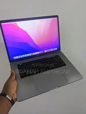 Apple MacBook Pro 2016 15-inch Intel Core i7 16GB RAM 256GB SSD Radeon Pro 450