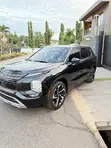 Mitsubishi Outlander 2024 Black - 4