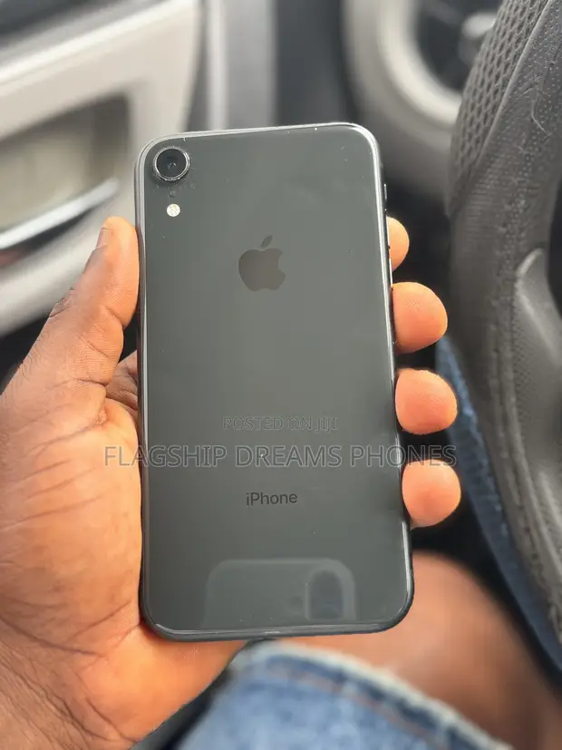 Apple iPhone XR 64GB Black - 1
