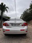 Toyota Corolla 2010 Silver - 2