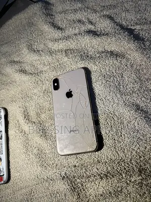 Apple iPhone XS 64GB Gold