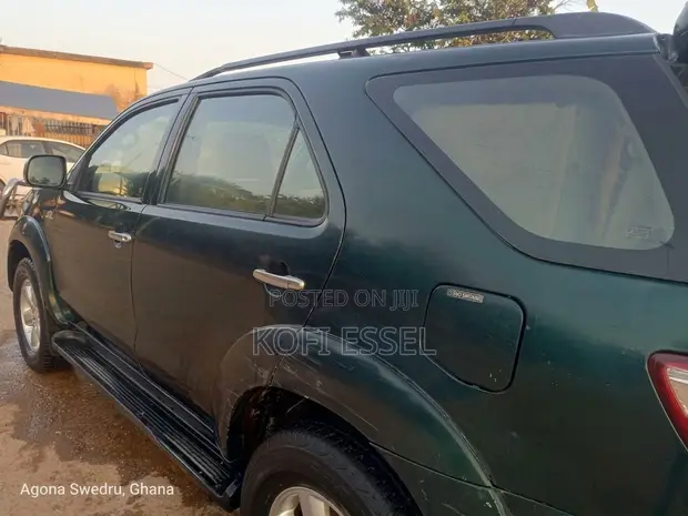 Toyota Fortuner 3.0 D RWD 2010 Green - 1