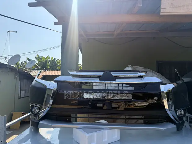 2016 Mitsubishi Outlander Complete Front Bumper with Foglamps - 1