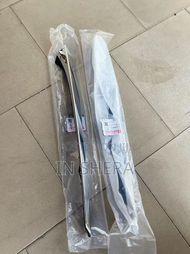 Honda Civic Headlight Chrome Trim (2019-2021) - 1
