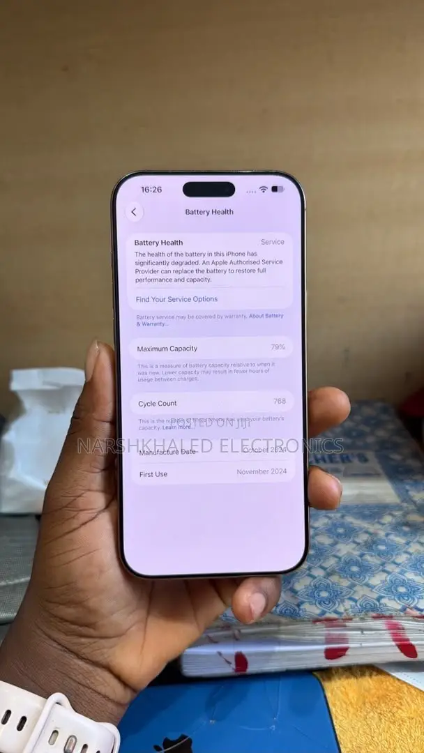 Apple iPhone 16 Pro Max 1TB Gold - 1