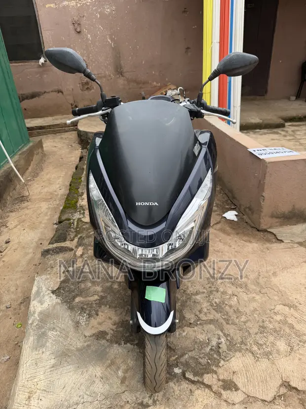 Honda PCX 125cc Scooter 2020 - 1