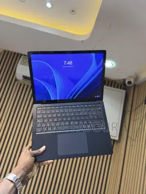 Microsoft Surface Laptop 3 - 13" Intel Core i5, 16GB RAM, 256GB SSD