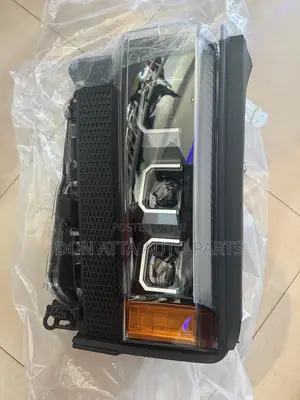 Toyota Land Cruiser Prado 2025 Headlights