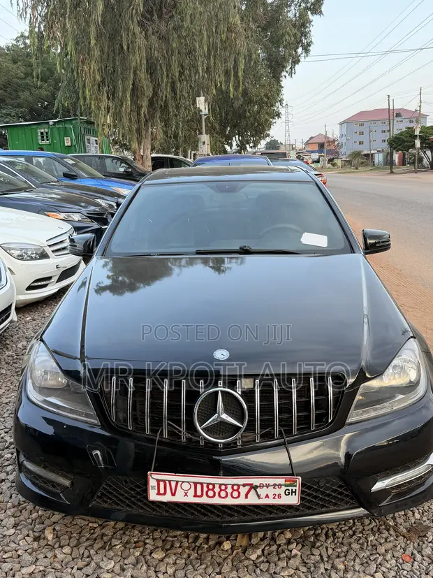 Mercedes-Benz C250 2014 Black - 1