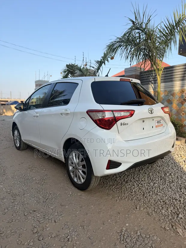 2017 Toyota Vitz 1.3 AWD Hatchback - 1